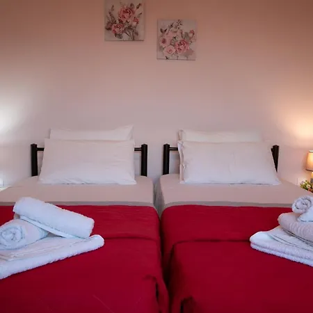 Voula Oda ve Kahvaltı 3*