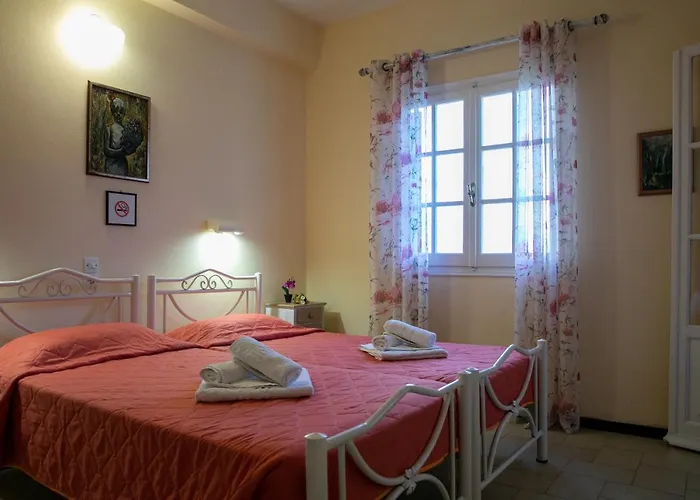 Bed & Breakfast Voula 3*