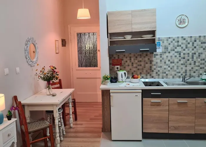 Voula Bed & Breakfast 3*